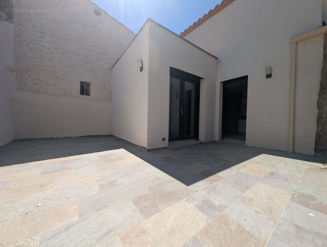 Maison de village entièrement rénovée à ORNAISONS - photo 2