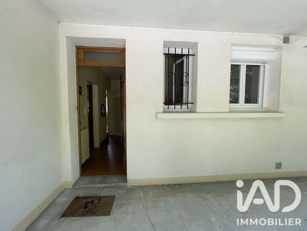 Photo 6