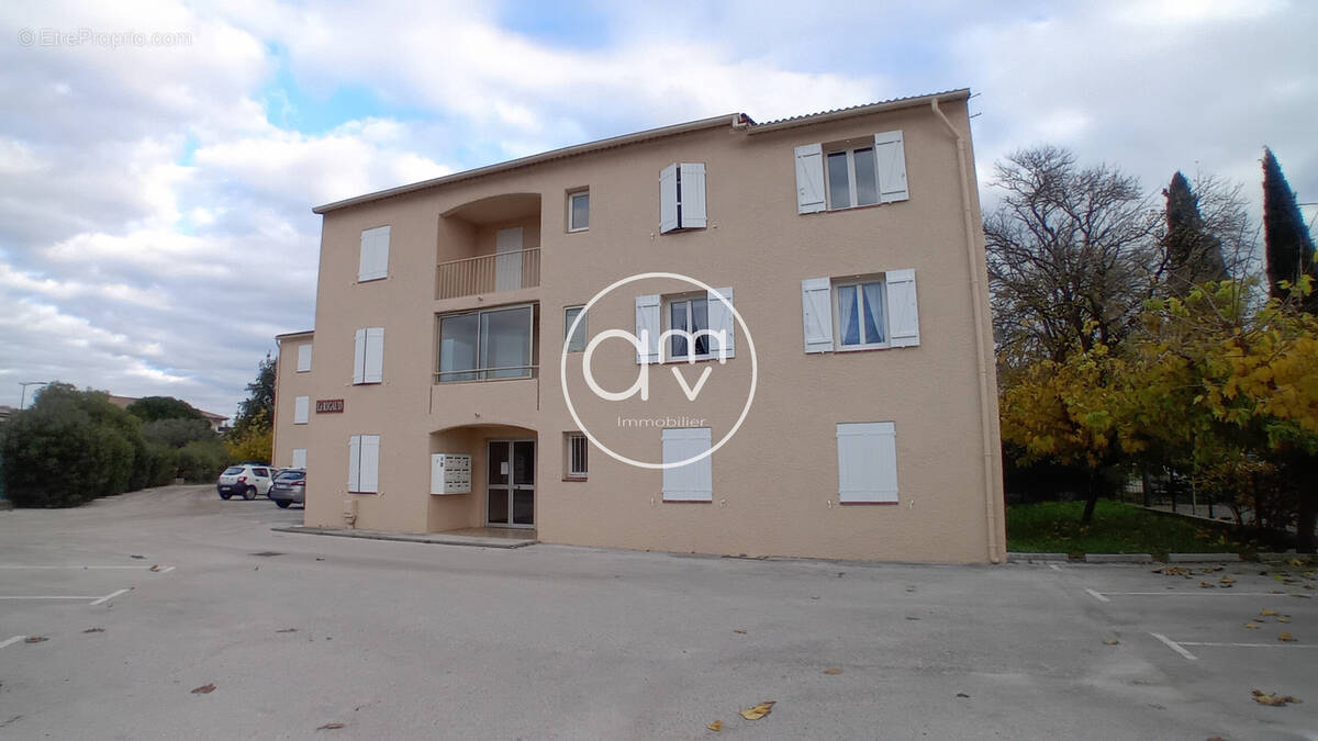 Appartement à LA CRAU