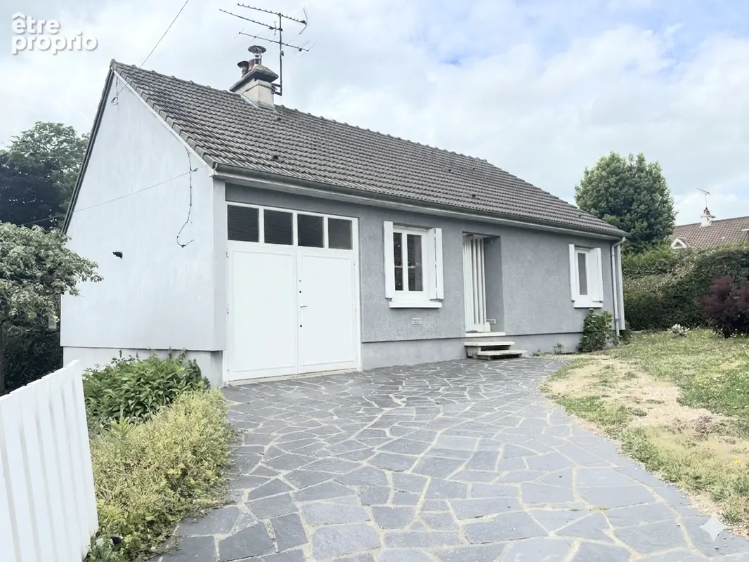 Maison à vendre - Yvetot - 80 m² - 3 chambres - Plain-pied avec garage et jardin - photo 2