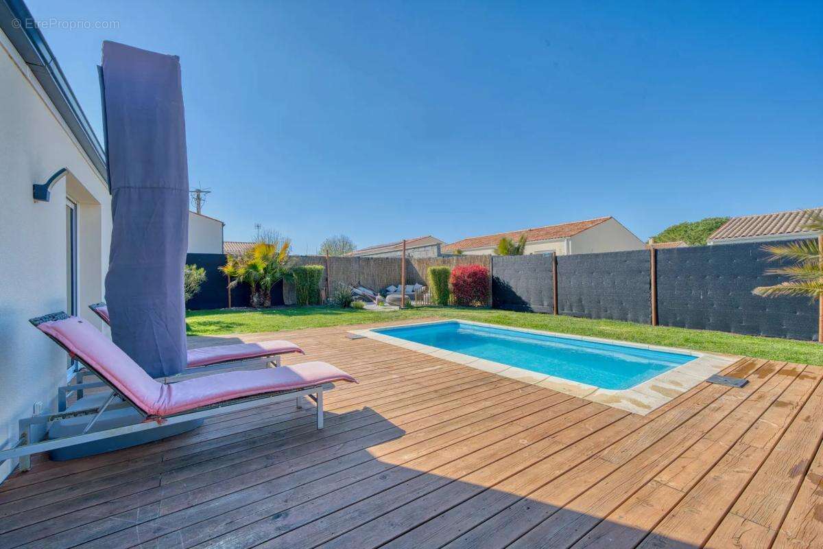 Maison moderne 95m² avec jardin et piscine à Saint-Agnant - photo 14