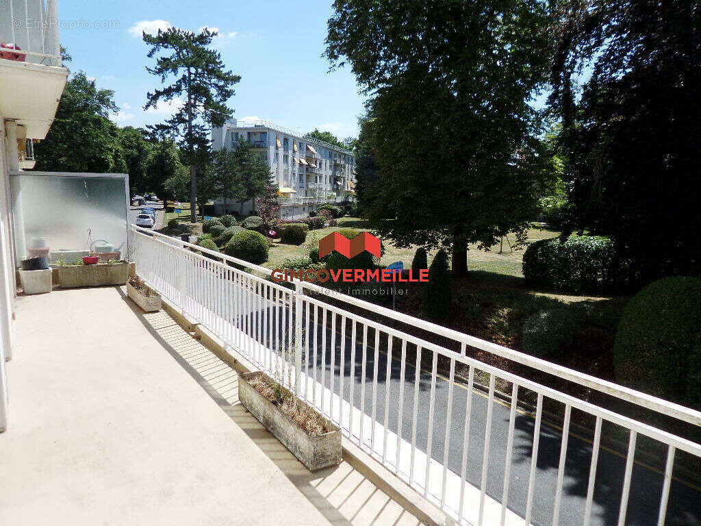 Appartement à LA CELLE-SAINT-CLOUD