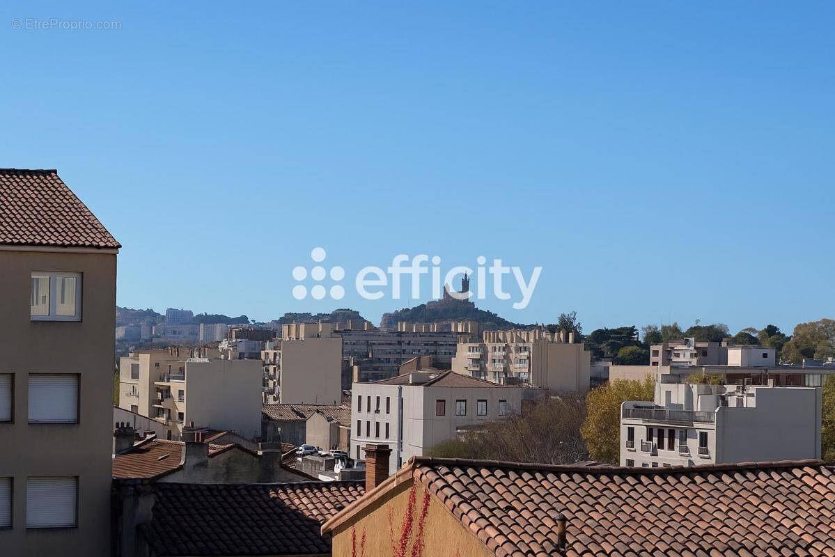 Appartement à MARSEILLE-4E