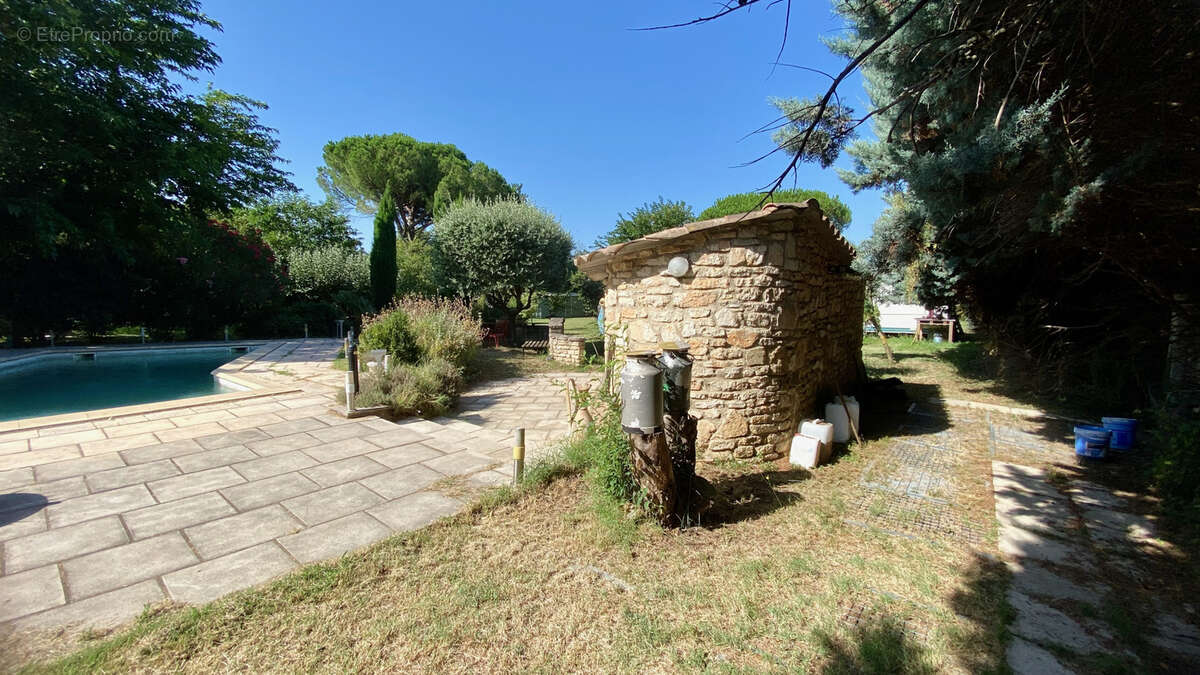 Maison à MONTELIMAR