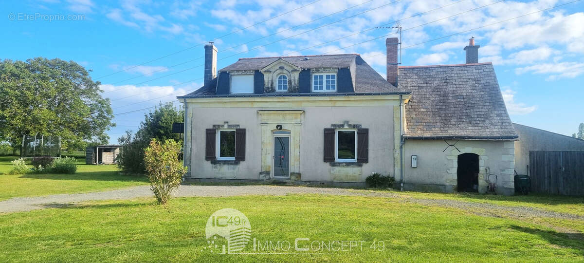 Maison à BRISSAC-QUINCE