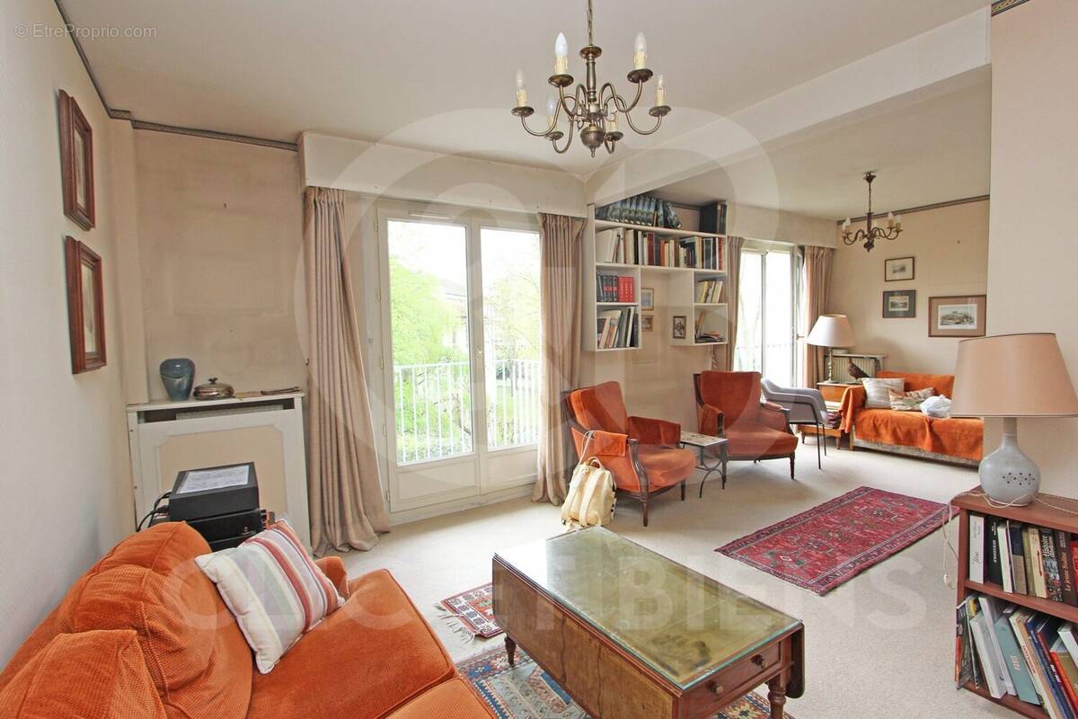 Appartement à VERSAILLES
