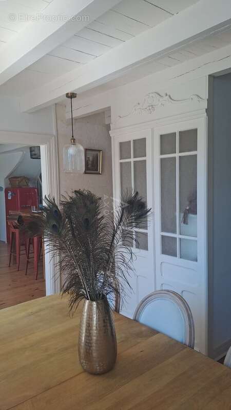 Maison à SAINT-MEME-LES-CARRIERES