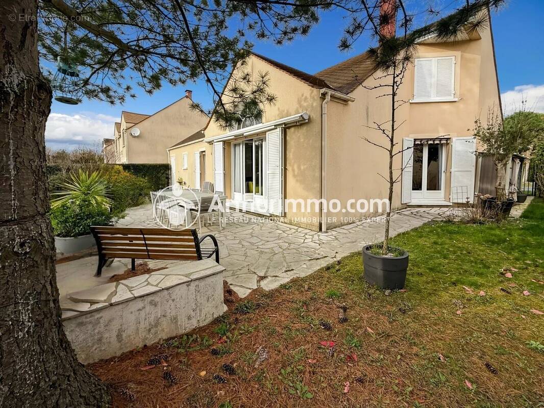 Maison à SOISY-SUR-SEINE