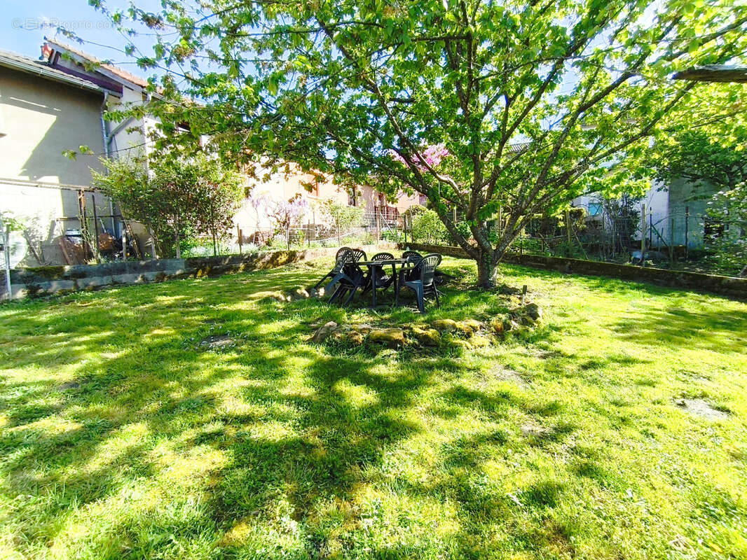 Maison à DECAZEVILLE