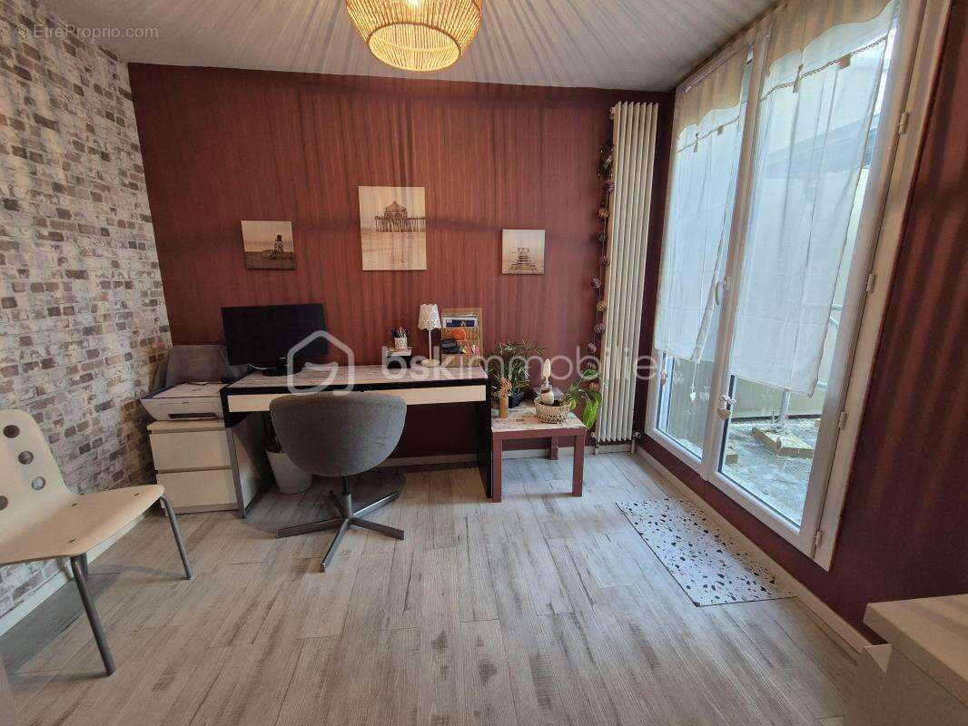 Appartement à COURCOURONNES