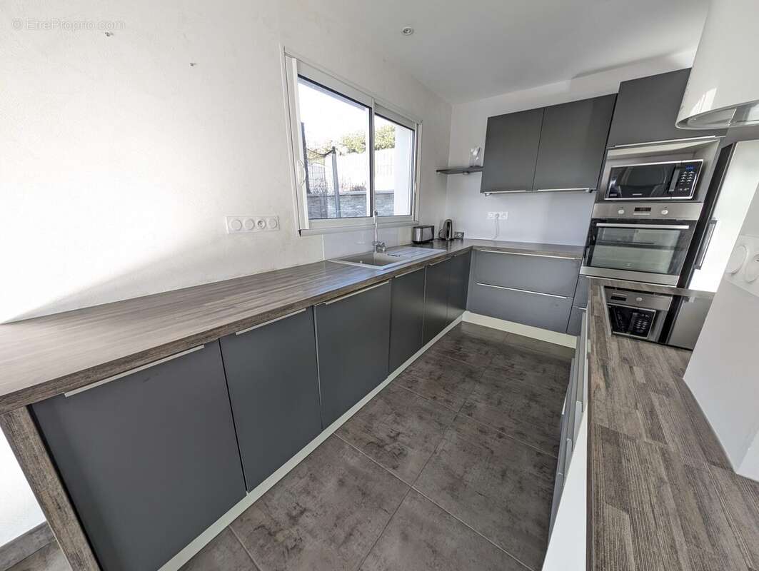 Maison à LA ROCHE-BLANCHE