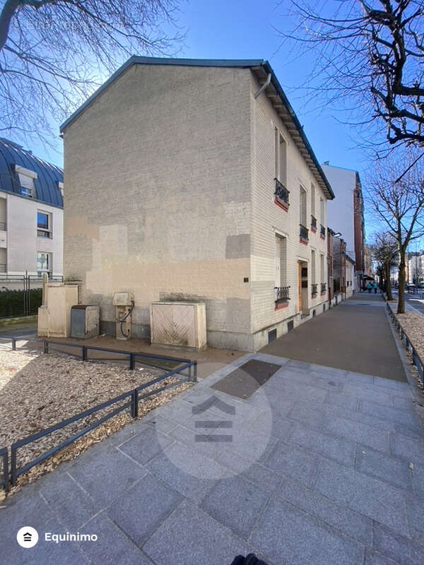 Appartement à LES LILAS