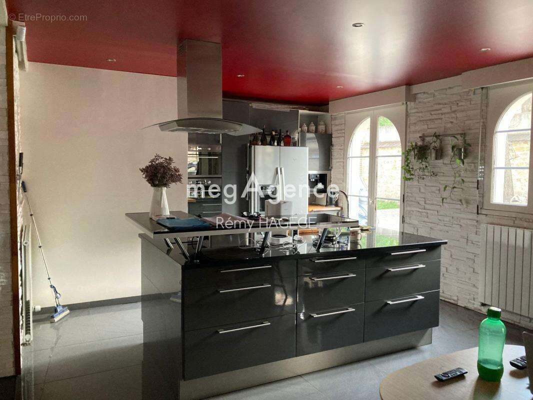 Appartement à LA GARENNE-COLOMBES