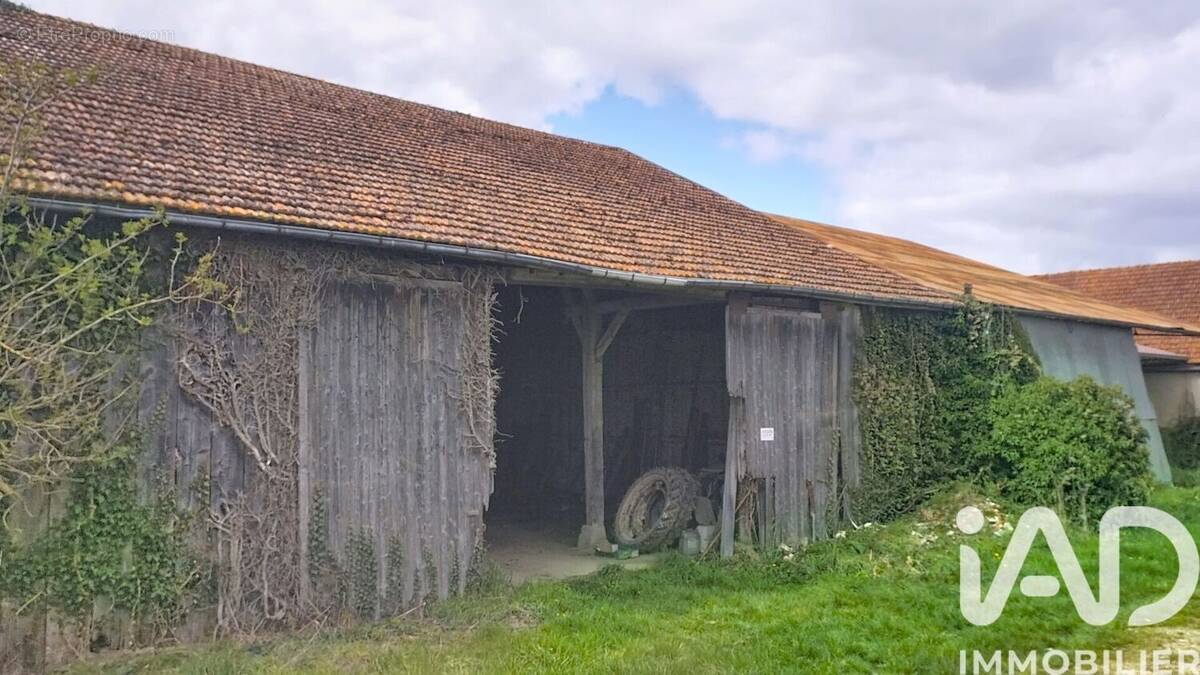 Photo 1 - Terrain à MAIZIERES-LA-GRANDE-PAROISSE