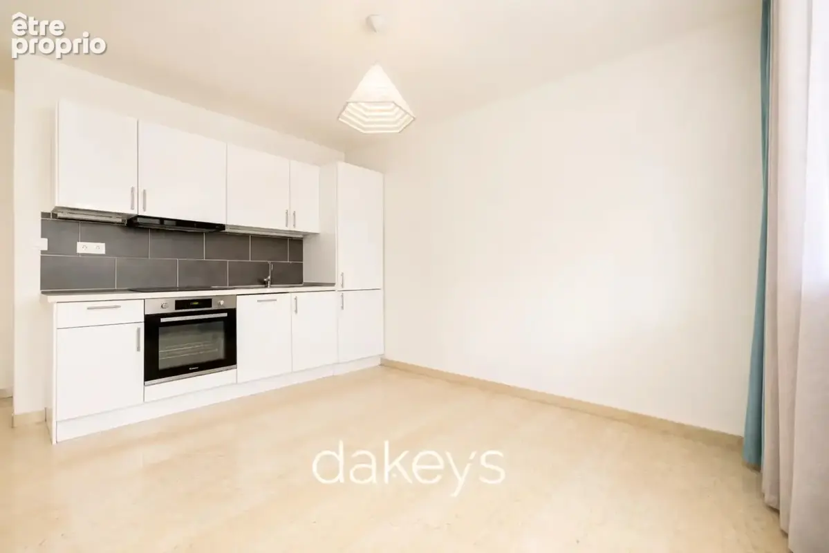 T4 lumineux - Saint Victor 80m2 + cour commune - photo 3