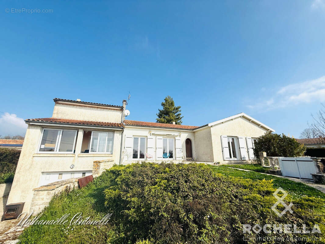 Maison à LES EGLISES-D&#039;ARGENTEUIL