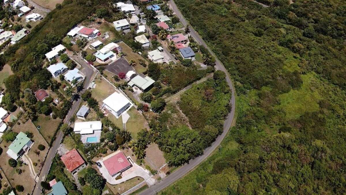 Terrain à SAINTE-ANNE