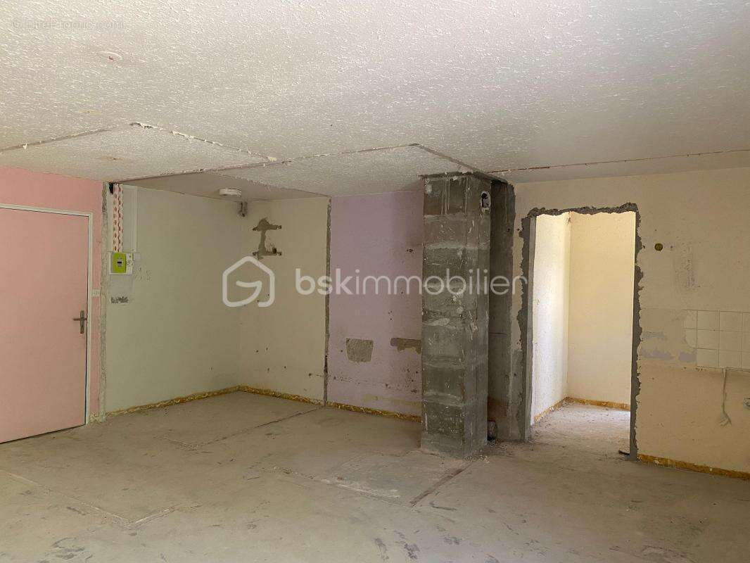 SAINT-CHRISTOL ((84) - Créez votre grand T2 sur mesure avec balcon ! Plateau sous forme d'appartement de 68 m² env. situé au 1er - photo 11