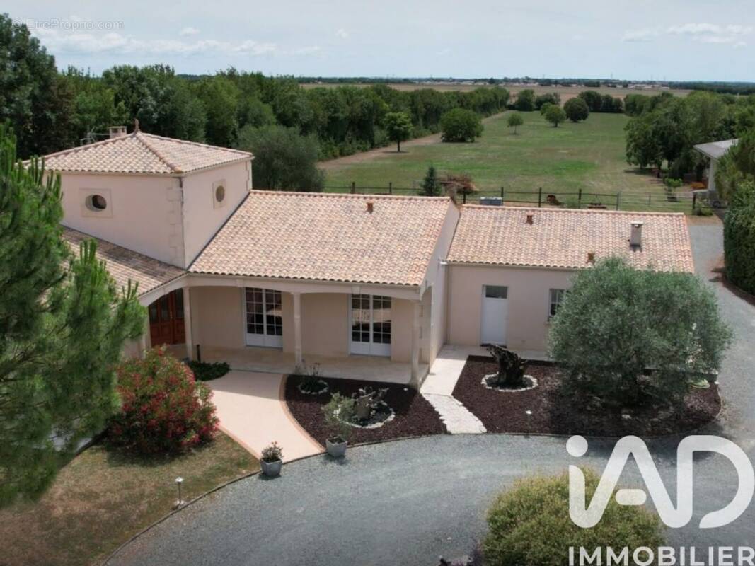 Photo 1 - Maison à MONTROY