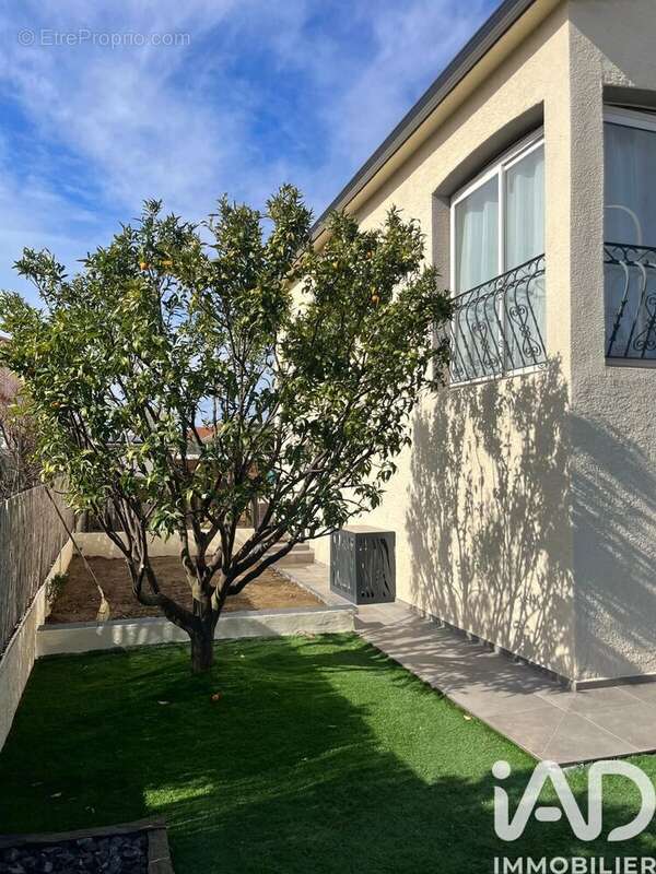 Maison 154 m² à Claira  - photo 3