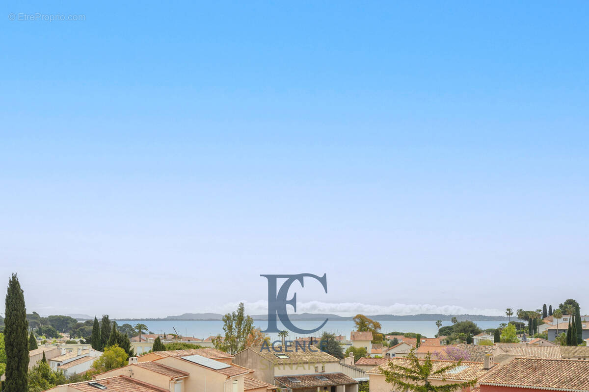 Appartement à CARQUEIRANNE