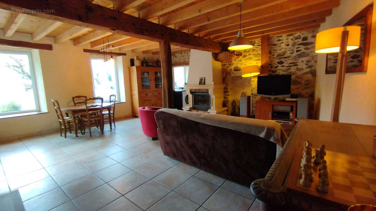 Maison à LA MOTTE-SAINT-MARTIN