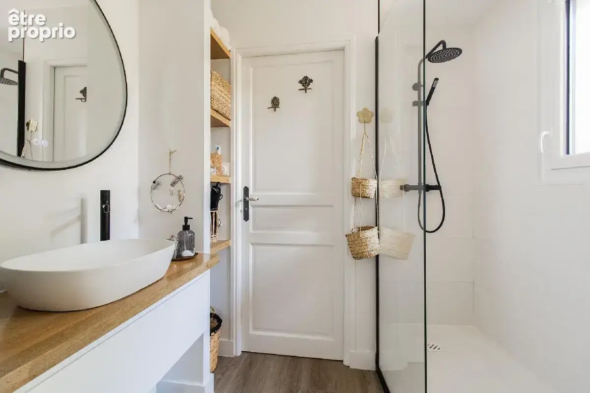 Coup de cœur pour cette maison ancienne rénovée, pleine de charme de 136 m² surface plancher, avec 4 chambres, bureau, grand gar - photo 7