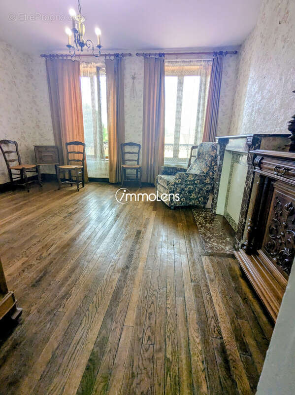 Maison en Pierres Blanches 6 pièces - Beau potentiel ! - photo 3