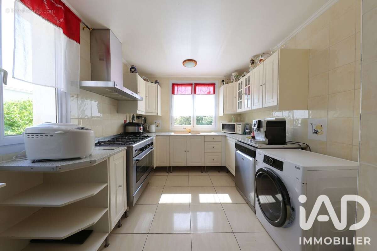 Maison 240 m² à Soisy-Sur-Seine  - photo 3