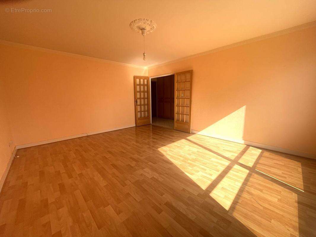 Appartement t3 bon etat - photo 4
