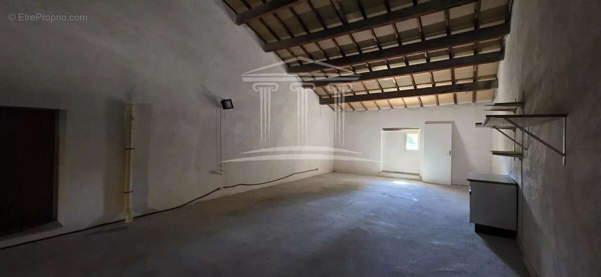 Appartement 209 m² à Sorgues  - photo 2
