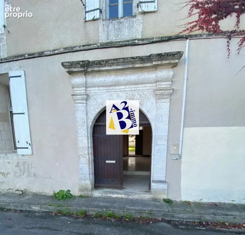 Maison de 300 m2 à ANGOULEME en hôtel particulier remarquable - photo 8
