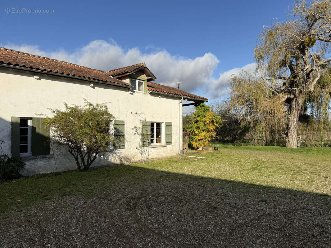 Maison de maitre avec dépendances et piscine au calme sur 11ha à Castelnau d’Auzan Labarrère - photo 21