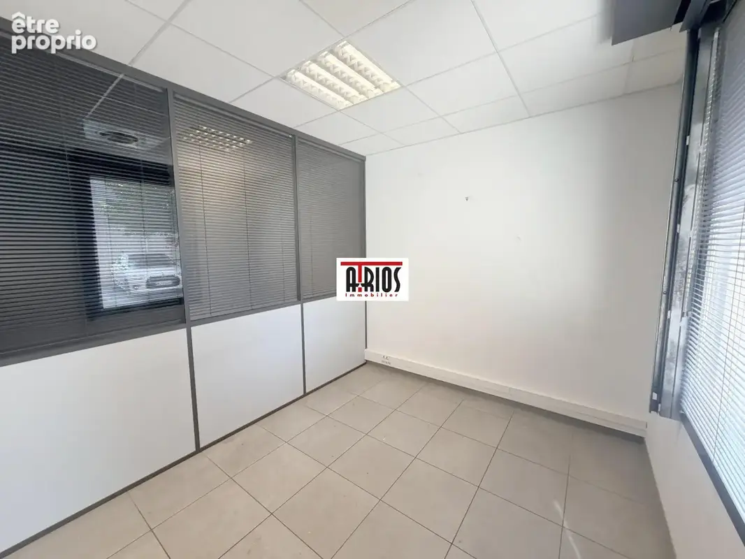 Commerce 116 m² à vendre à La Seyne-Sur-Mer (83500) - photo 4