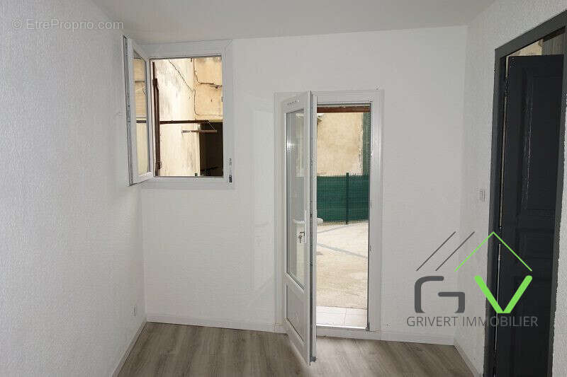 Appartement 3 pièces - Appartement à NIMES