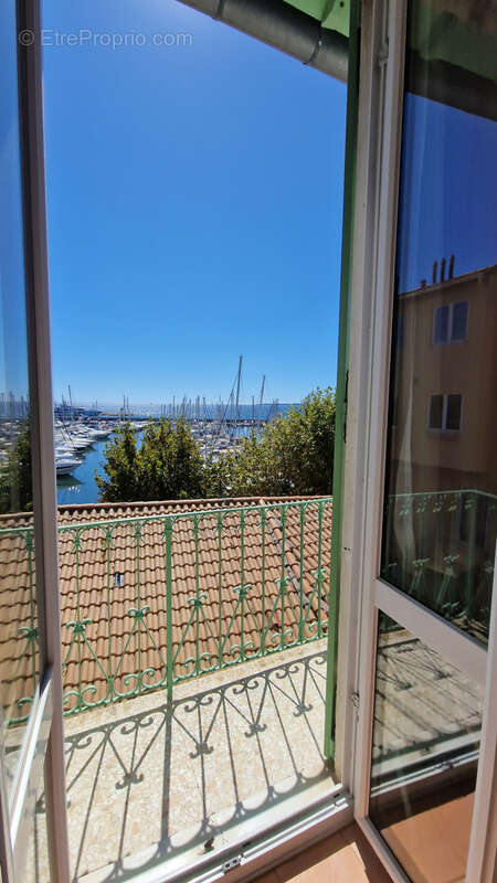 Appartement à VALLAURIS