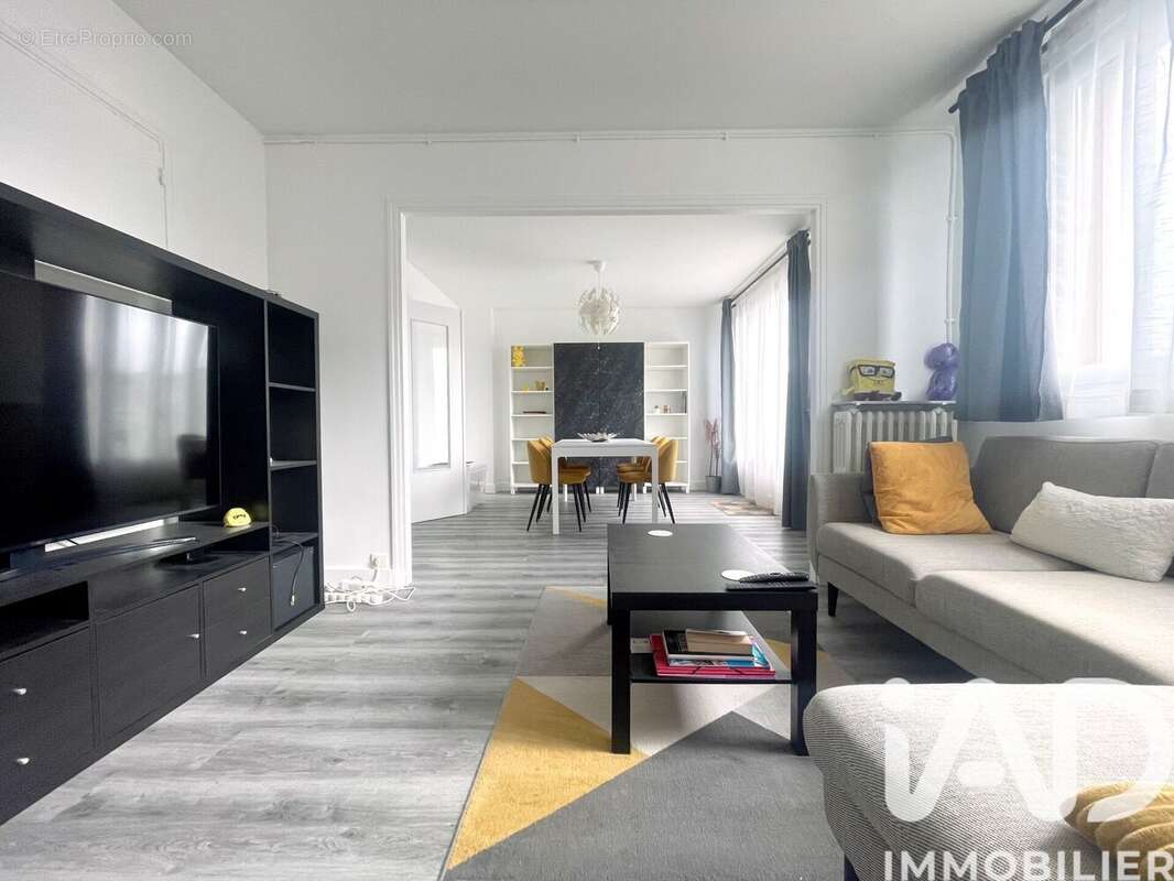 Photo 2 - Appartement à LA CELLE-SAINT-CLOUD