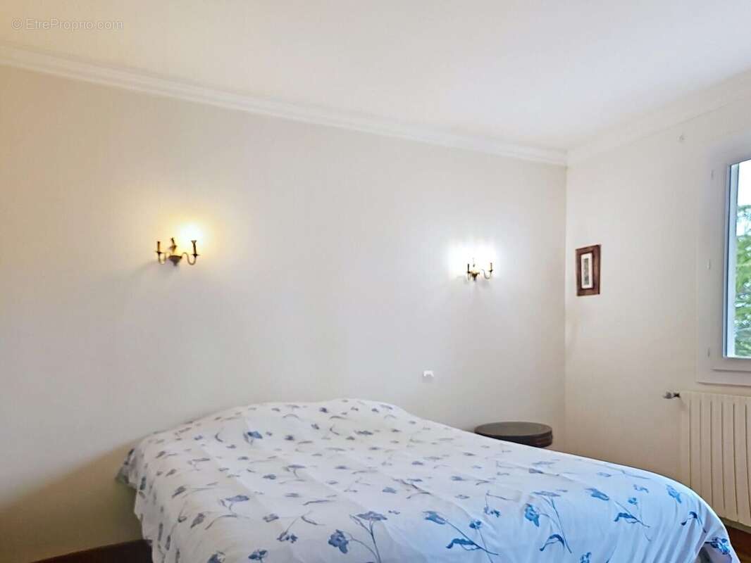 Maison 193 m² à Villeneuve-La-Comptal  - photo 9