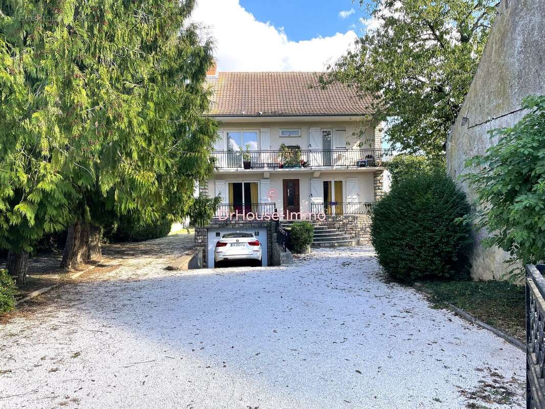 Maison à LONGVIC