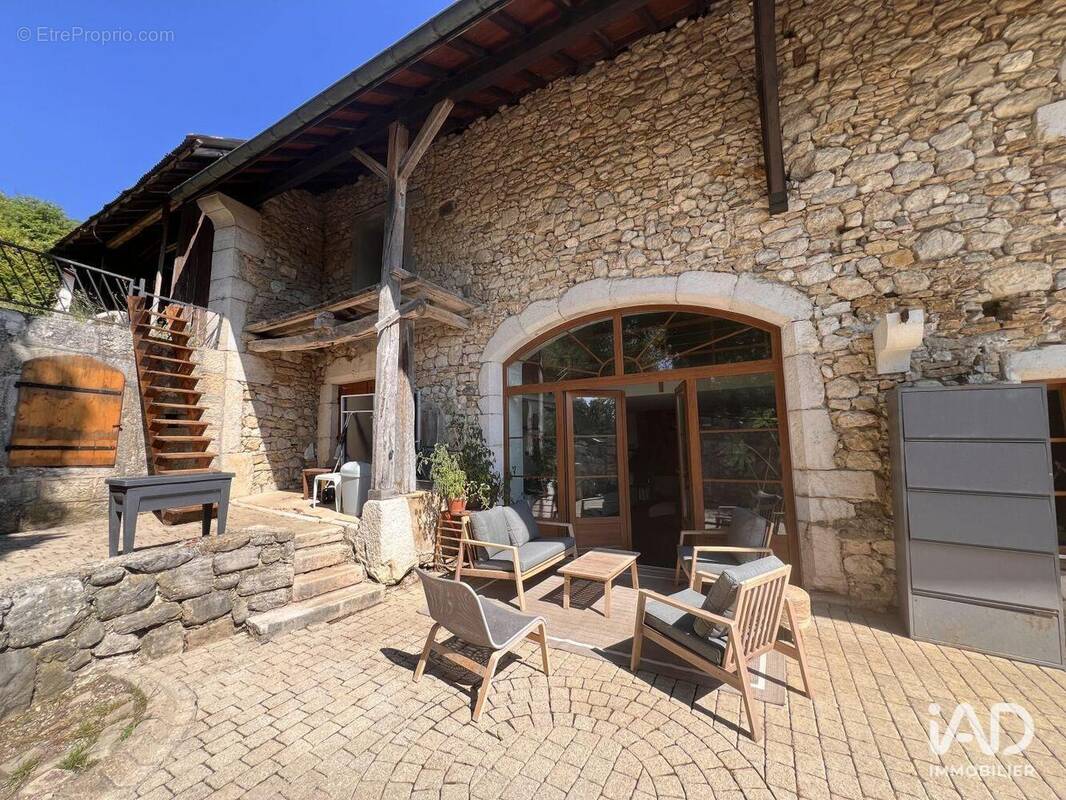 Photo 1 - Maison à INJOUX-GENISSIAT