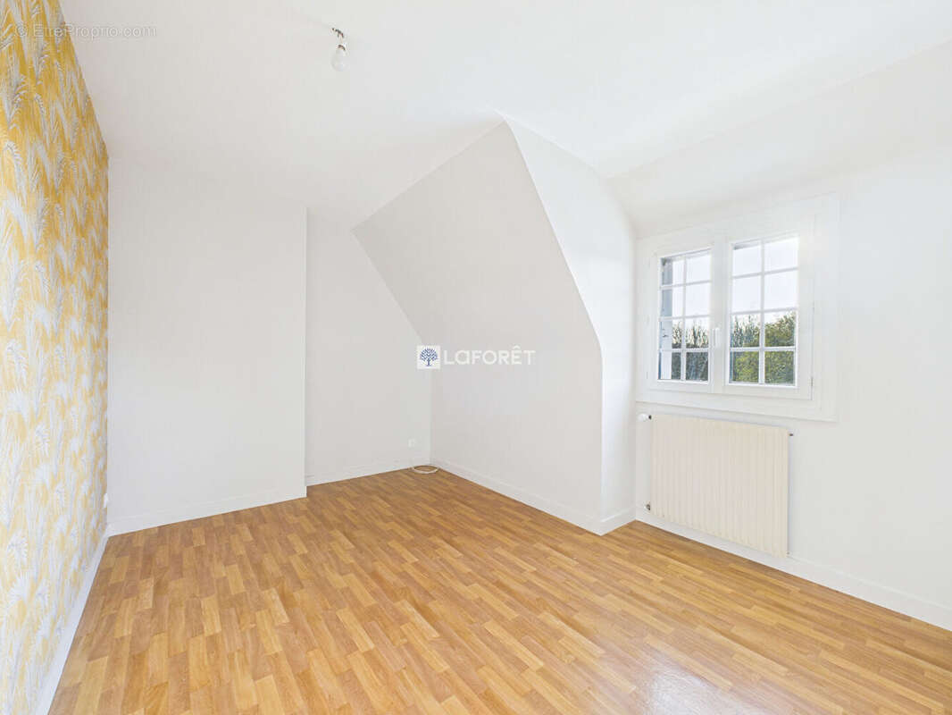 Maison à POULLAN-SUR-MER