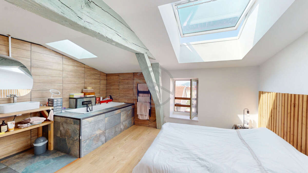 Appartement à BOURGOIN-JALLIEU