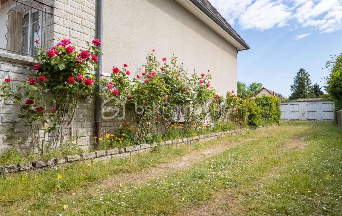 Maison à COULANGES-LES-NEVERS