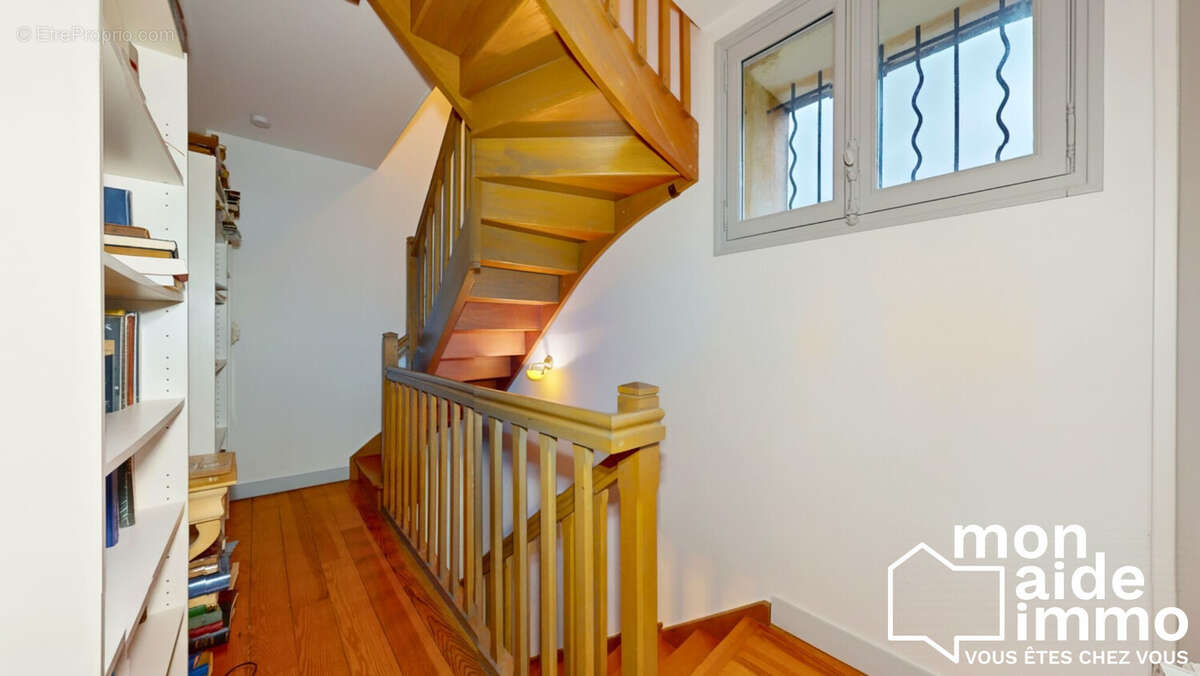 Maison à SAINT-EMILION