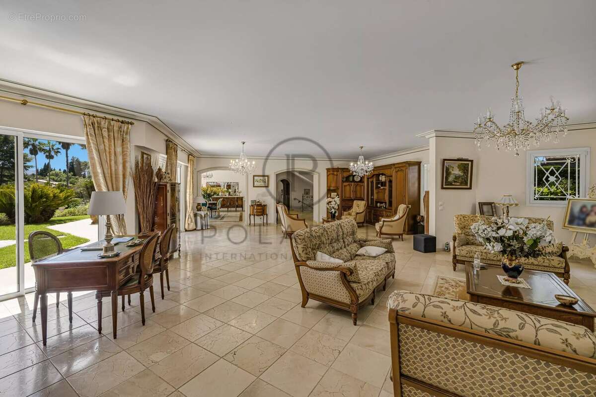 Maison à MOUGINS
