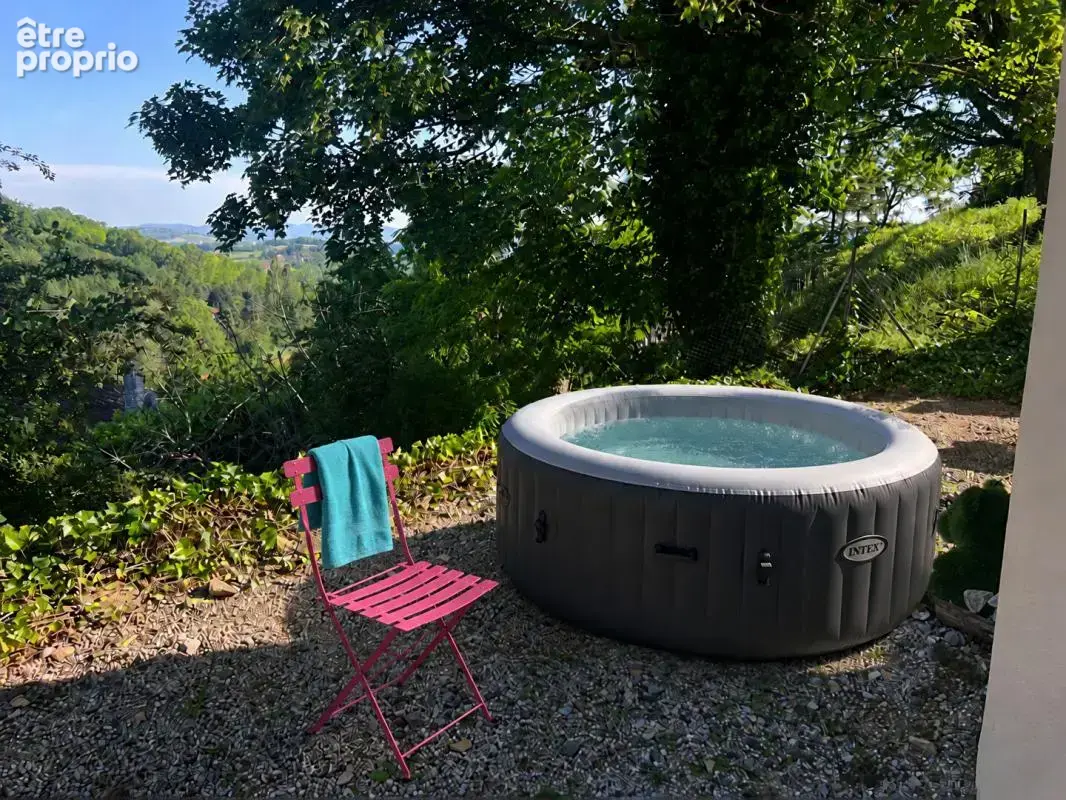 LE BOIS D'OINGT. Villa d'architecte 6 pièces 175 m2  sur terrain de 1214m2 - photo 6