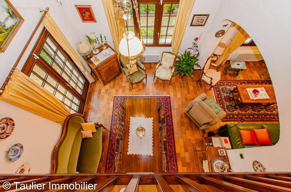 ST VÉRAND -- Élégante maison familiale 5 chambres - photo 19