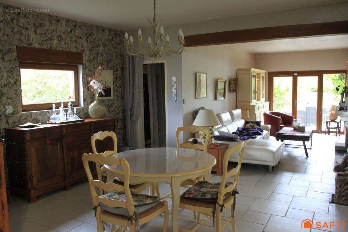 Maison 139 m² à Monceau-Le-Neuf-Et-Faucouzy  - photo 2