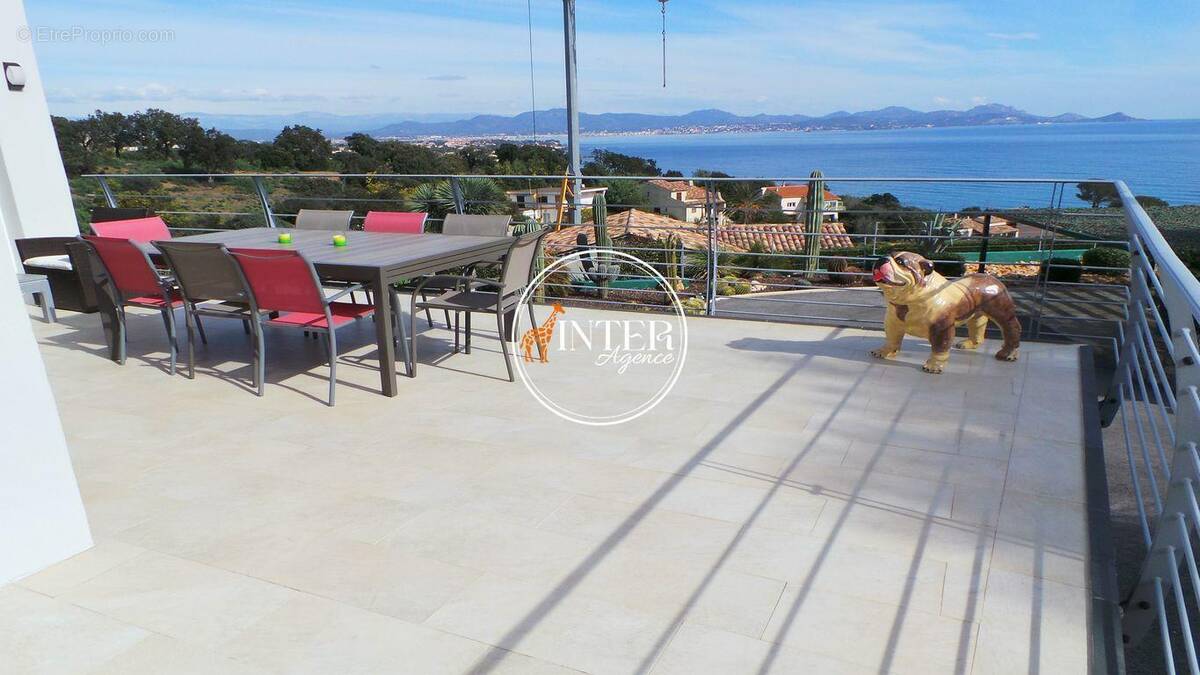 Maison à LES ISSAMBRES