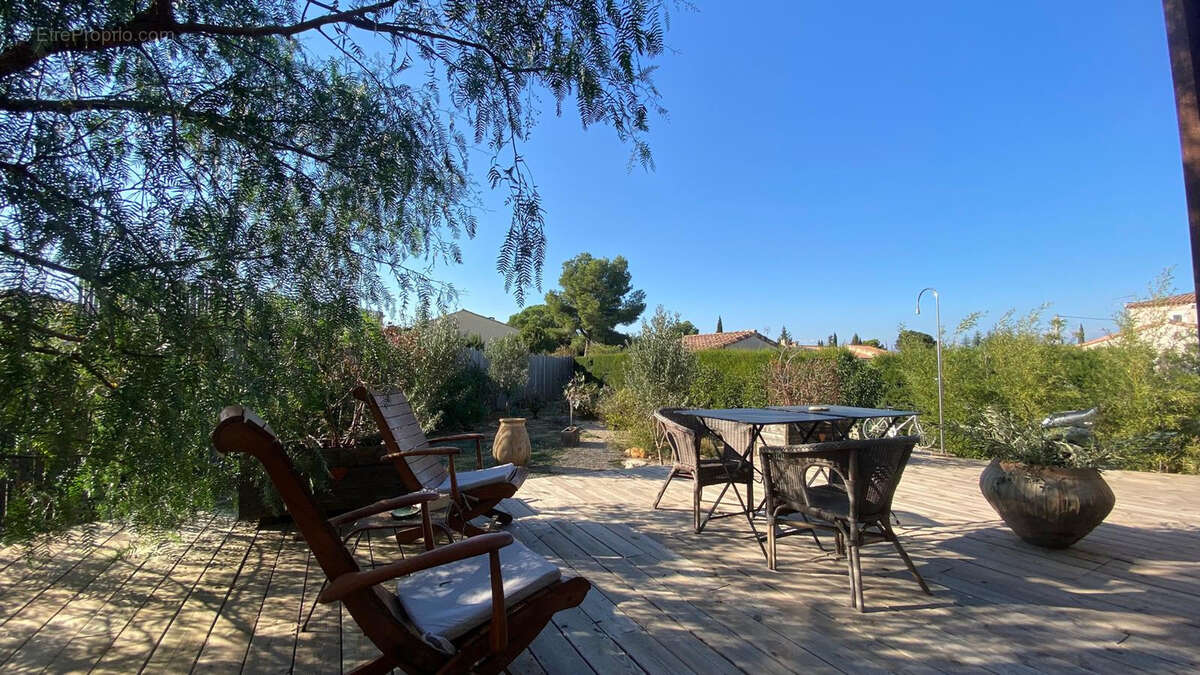 Maison à PARAZA